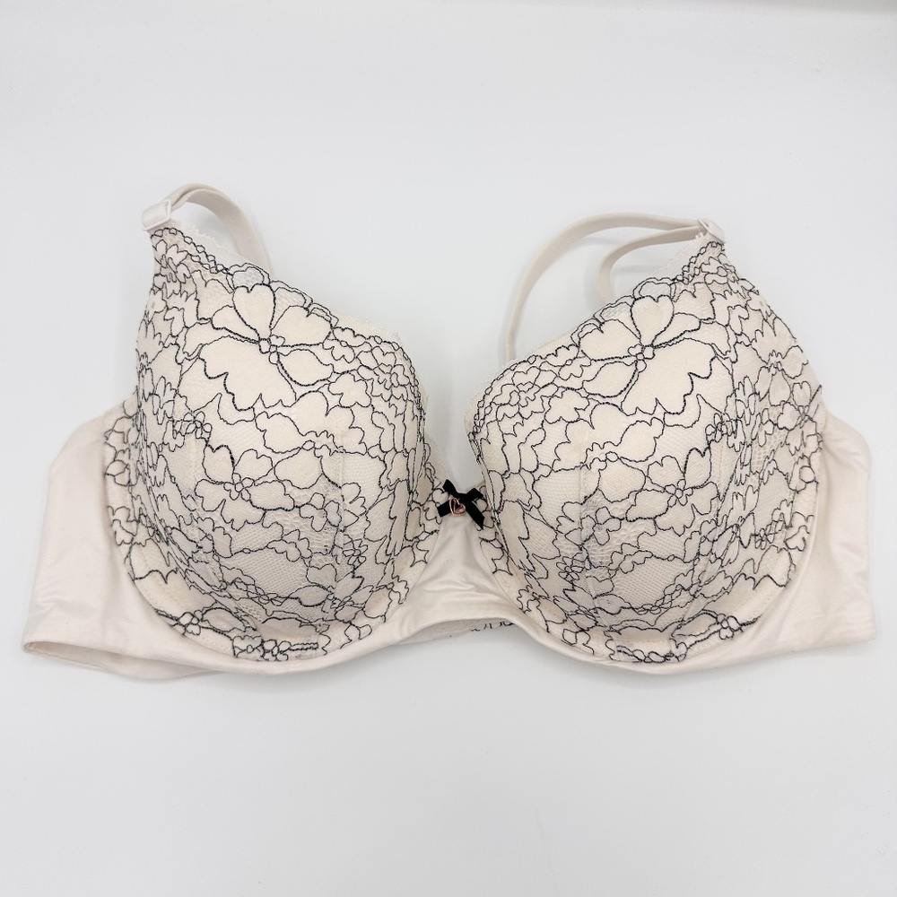 Victoria's Secret Body By Victoria White & Black Lace Lined Demi Bra